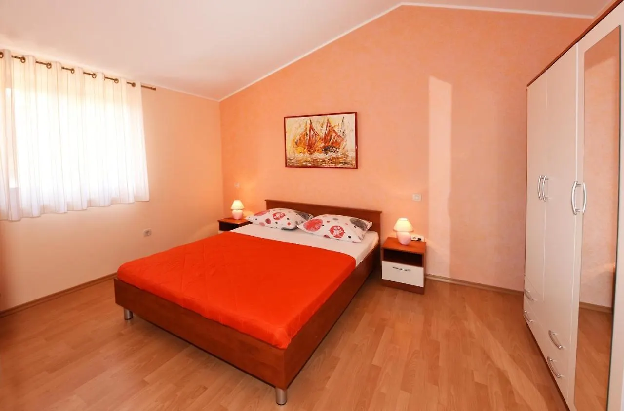 Holiday home Family Friendly House With A Swimming Pool Mofardini, Central Istria - Sredisnja Istra - 20586