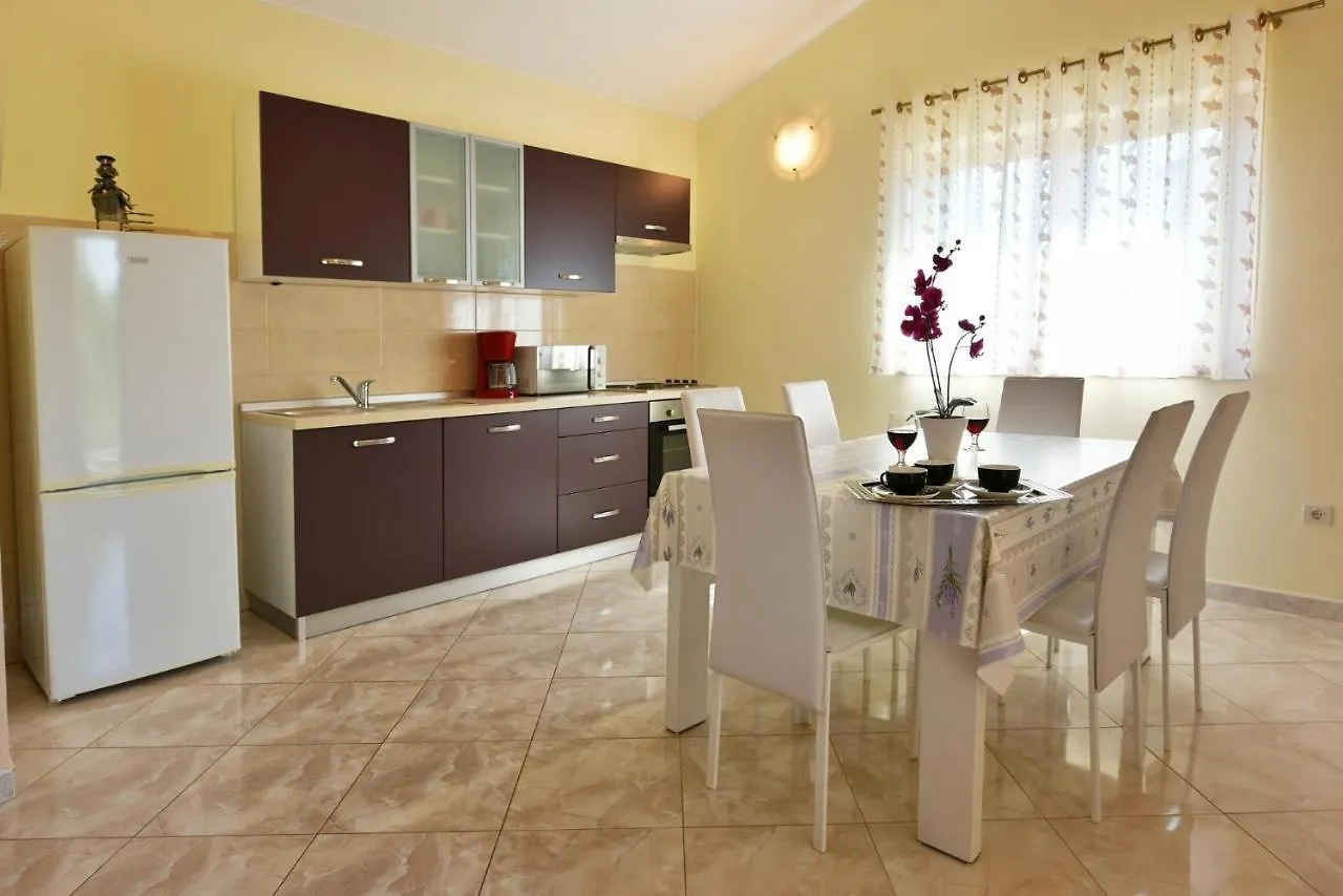 Family Friendly House With A Swimming Pool Mofardini, Central Istria - Sredisnja Istra - 20586 Mofardini