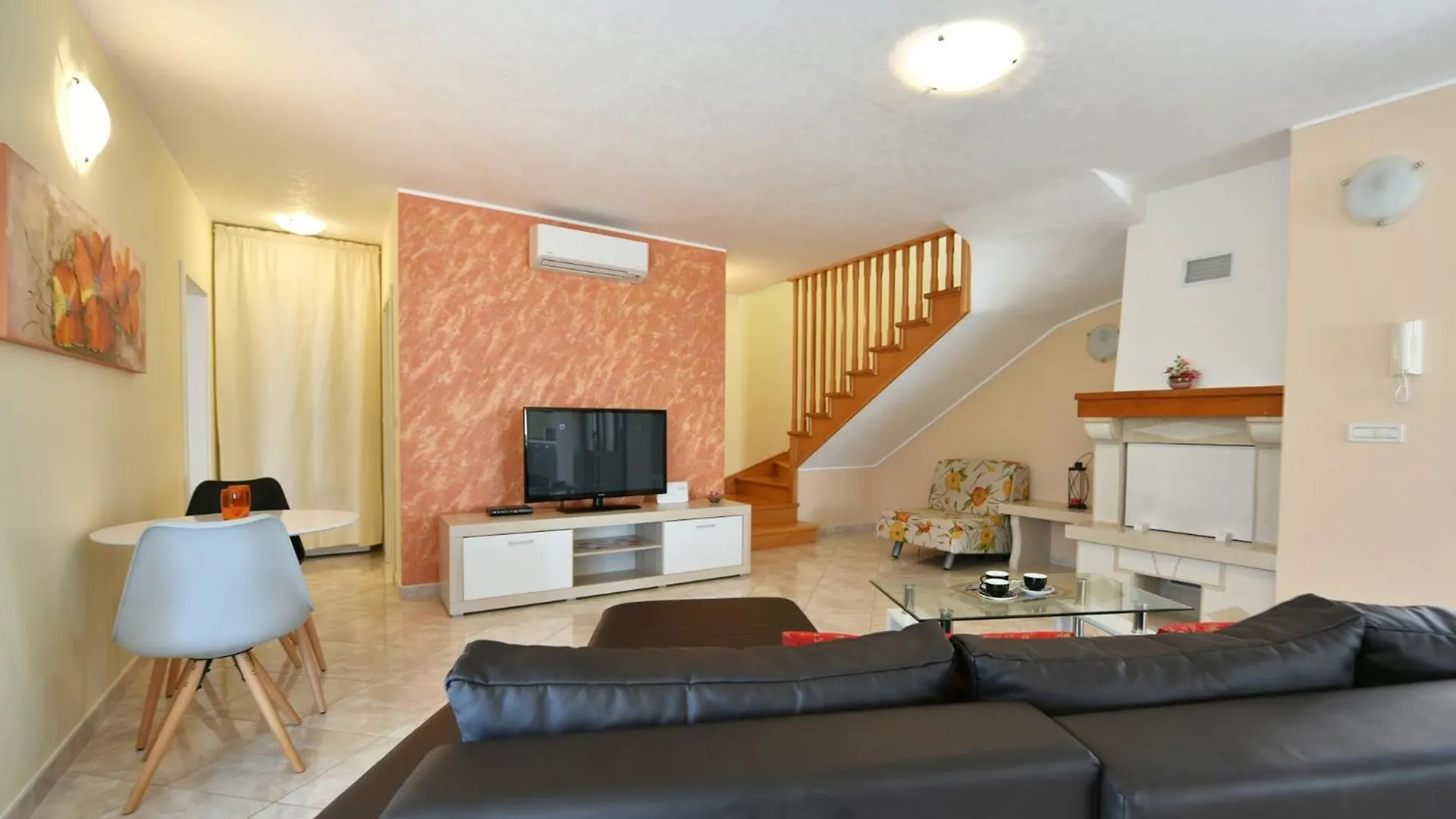 Holiday home Family Friendly House With A Swimming Pool Mofardini, Central Istria - Sredisnja Istra - 20586 Croatia