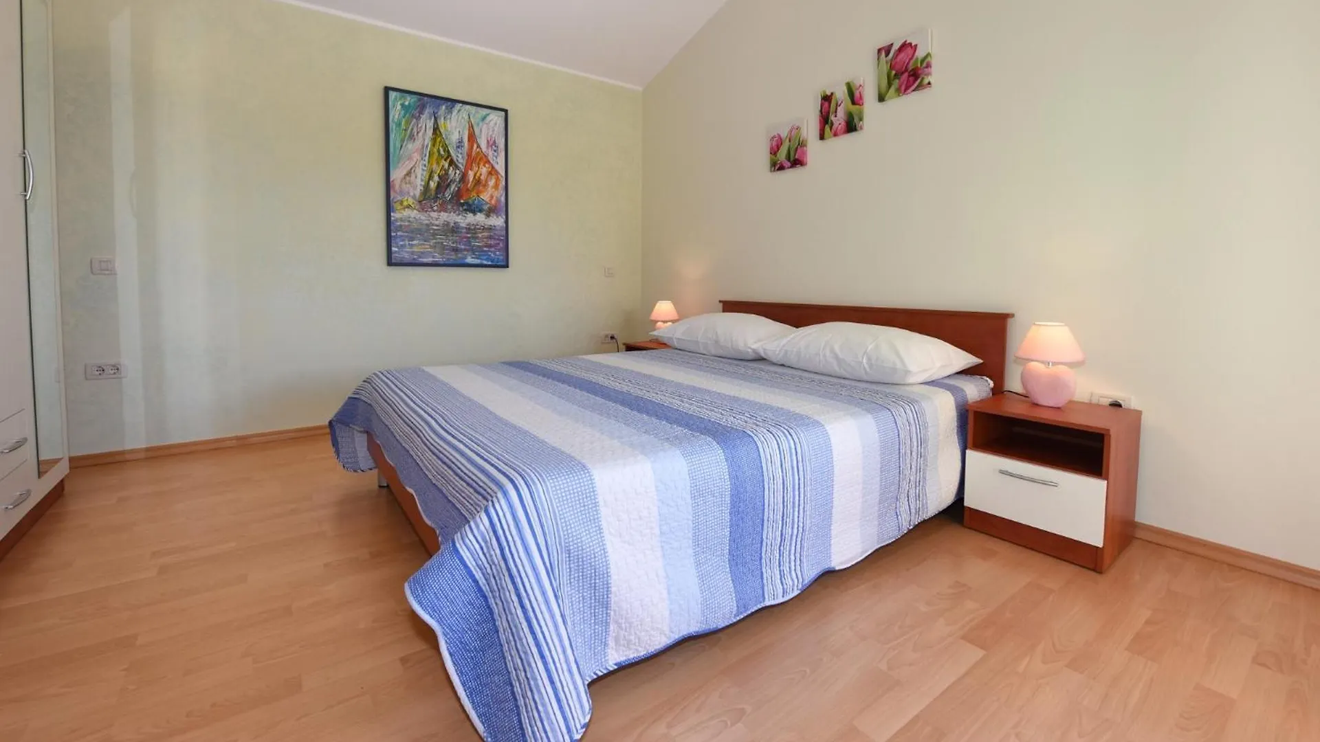 Holiday home Family Friendly House With A Swimming Pool Mofardini, Central Istria - Sredisnja Istra - 20586