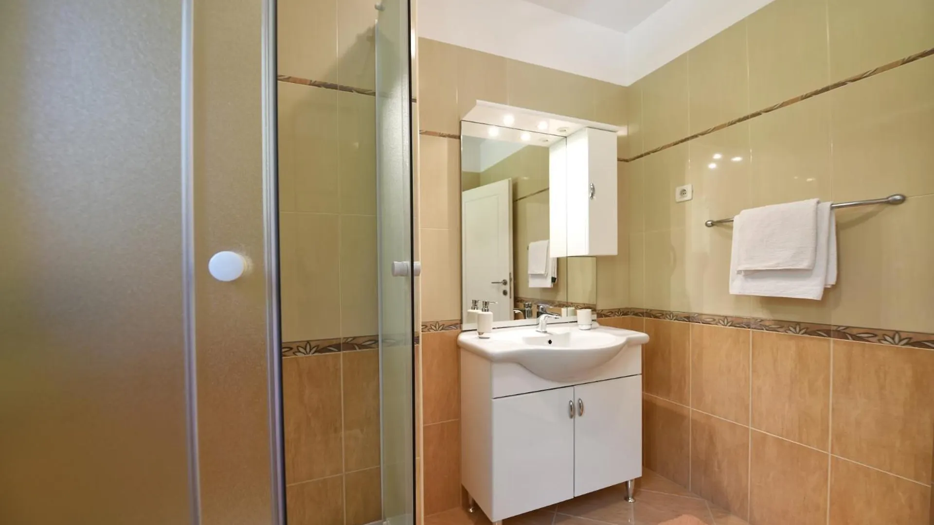 Holiday home Family Friendly House With A Swimming Pool Mofardini, Central Istria - Sredisnja Istra - 20586